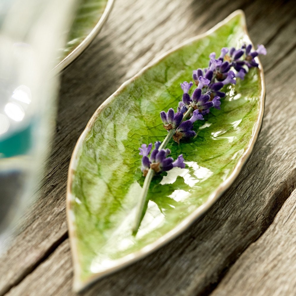 Laurel Leaf Ceramic Dish Set - Upstairs Downstairs Interiors